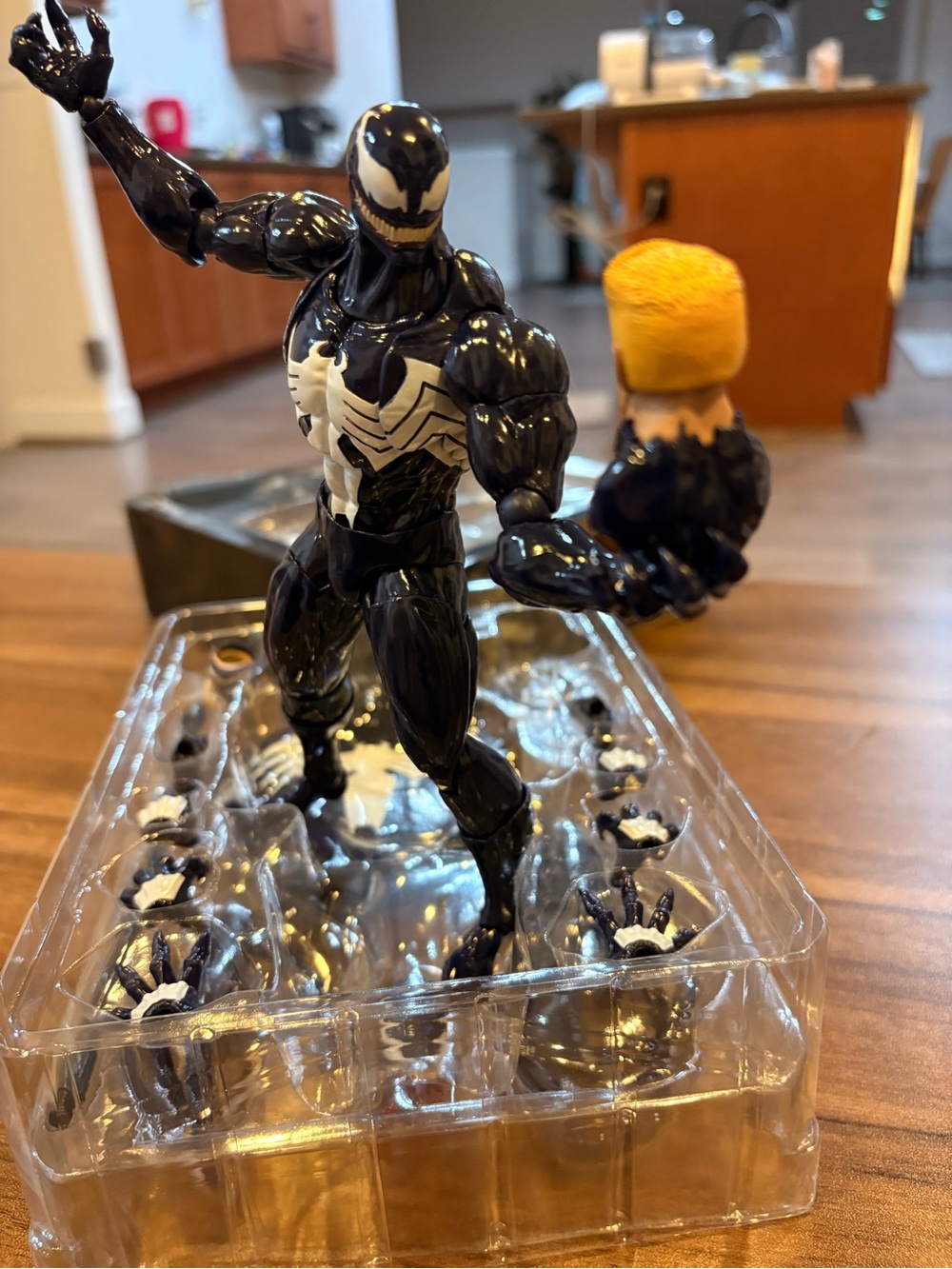 Mess Toys - 3P Lethal Venom Action Figure with Interchangeable Hands